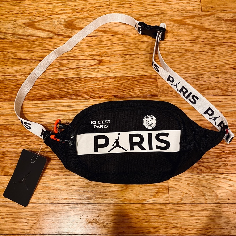 Jordan x Paris PSG Fanny Crossbody Bag Nik…